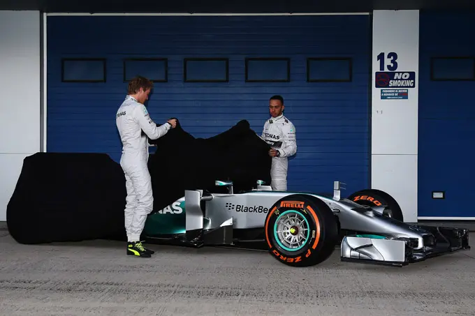 mercedeslaunch2014 rx680