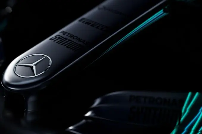 mercedesw08