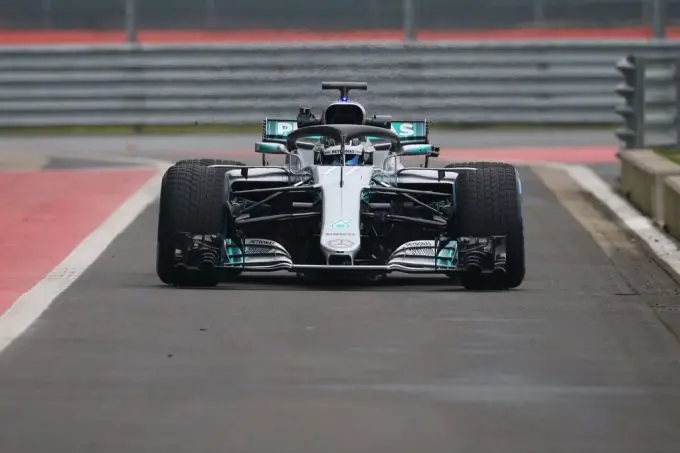 mercedesw09