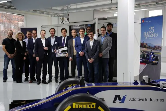 metalfab1 handover to sauber f1 team by additive industries rx 680