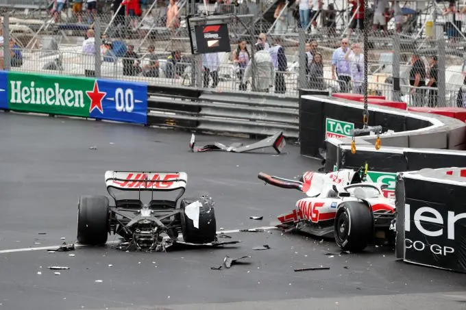 mick schumacher crash 1019174505 lat 20220529 gp2207 144913 2st7839 288