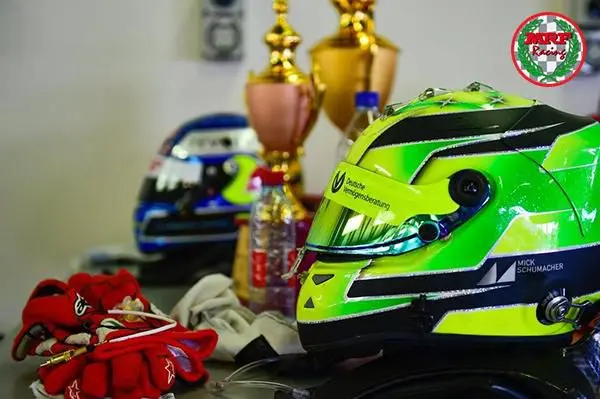 mick schumacher helm