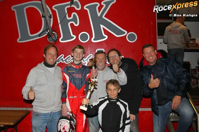 milan marczak podium en blije gezichten bij team dfk