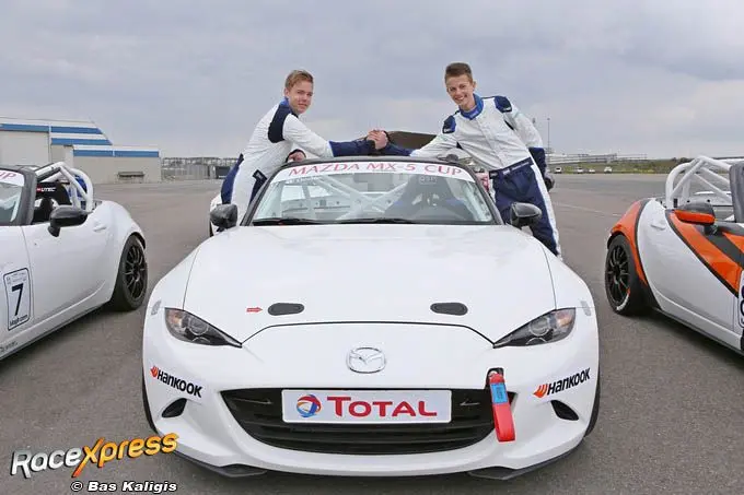 milan teekens en maxime oosten rx680 jumbo max verstappen in mazda mx 5 cup