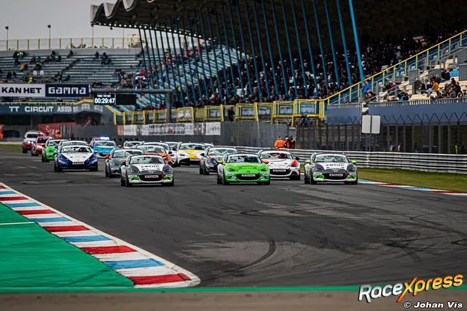 milan teekens maxime oosten start mazda mx5 cup gamma racing day 2020
