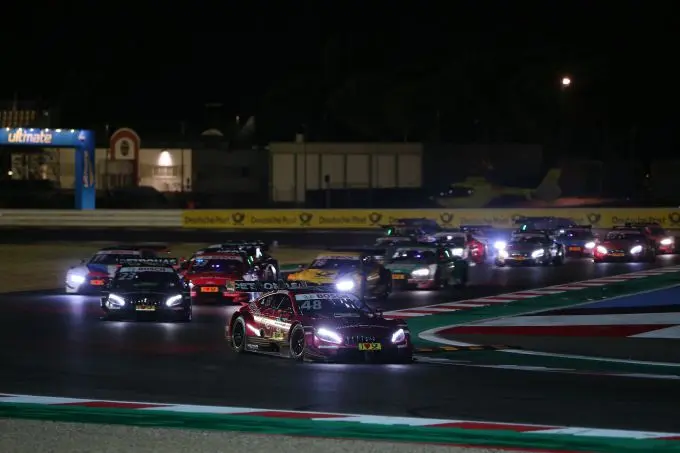 misano startveld in donker dtm 1535316743