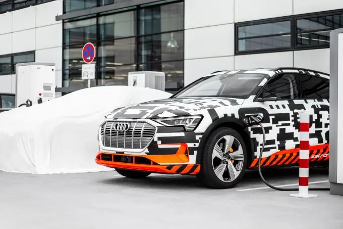 mobiliteit zonder grenzen audi e tron charging service
