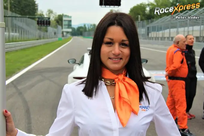 monza grid girl img 2362 logo