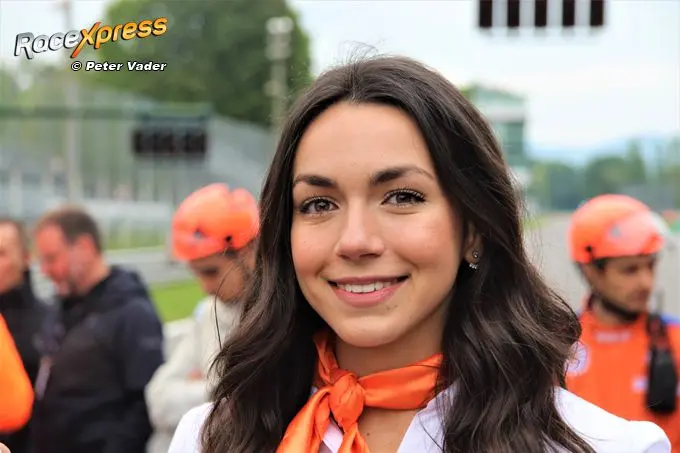 monza grid girl img 2382 logo2