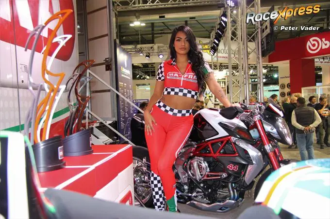 moto babe mafra girl front img 9662 rx logo pov
