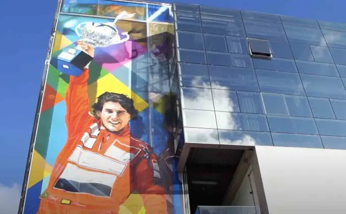 muurschildering ayrton senna