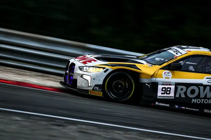 na 18 uur racen rowe met bmw op p1 1f1a8125