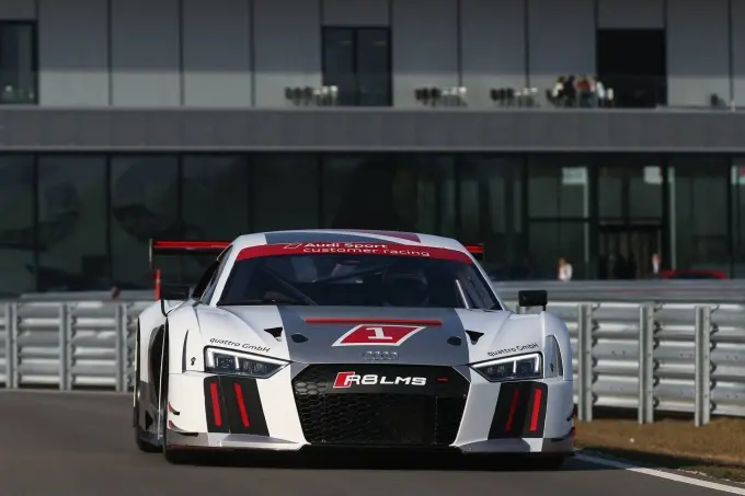 new audi r8 lms 2015