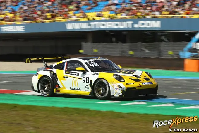 nick ho imponeert in porsche benelux bij racing dya in assen aa7i1310