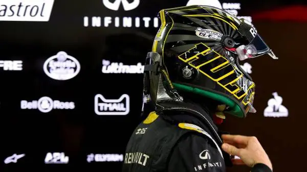 nico hulkenberg met helm 1
