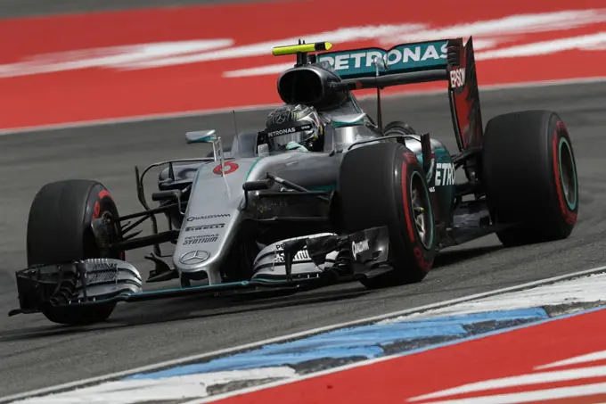 nico rosberg in actie op de hockenheimring rx