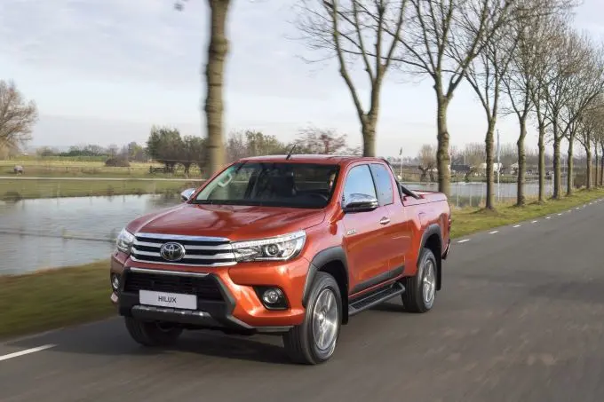 nieuwe toyota hilux challenger daagt ondernemers uit