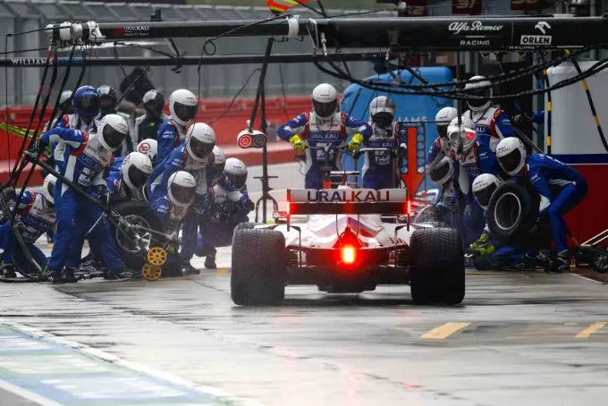 nikita mazepin haas pitstop