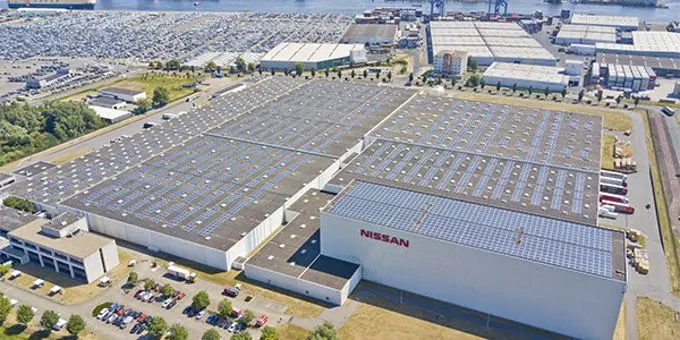 nissan neemt grootste collectieve zonnedak van nederland in gebruik