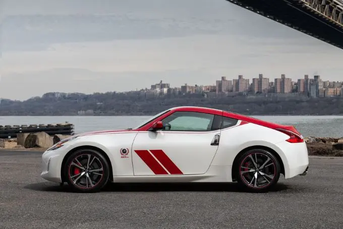 nissan viert 50 jaar z met speciale 370z 1
