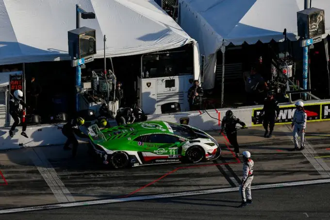 nr111 grt grasser racing team lamborghini huracan gt3 gtd rolf ineichen mirko bortolotti steijn schothorst marco mapelli pit stop galstad dis 0121 396497