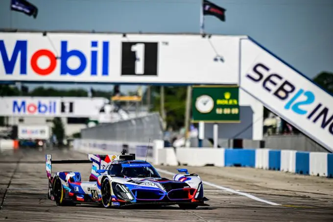 nr24 bmw m hybrid v8 gtp eng vanthoor magnussen badraoui sebring 3 13 25 07813 1