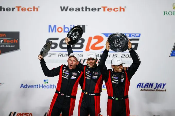 nr7 winnaar porsche penske motorsports podium galstad imsa sebring 0325 095018