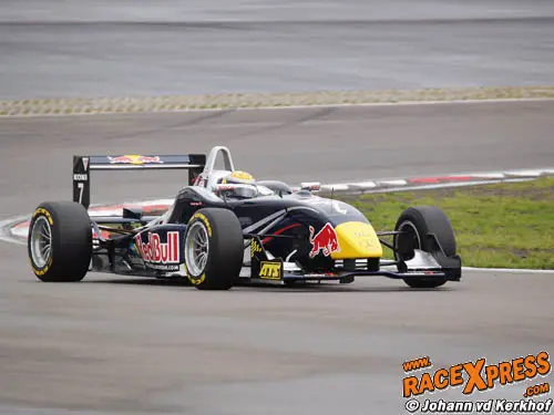 nurburgringf3 buemi