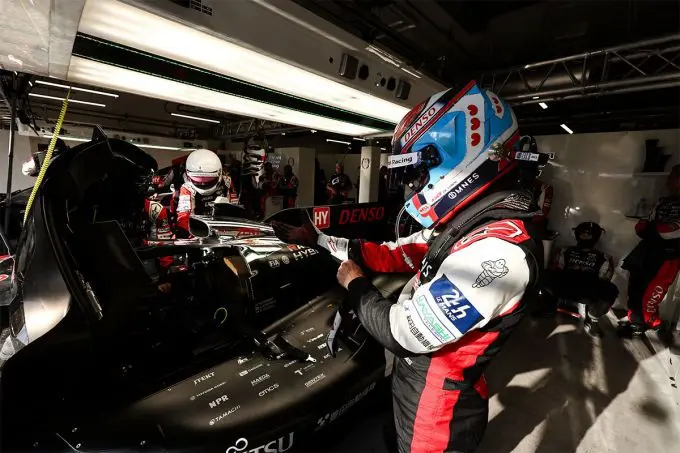nyck de vries foto toyota gazoo racing global 428518301 388227627290215 7426504657380215931 n 1