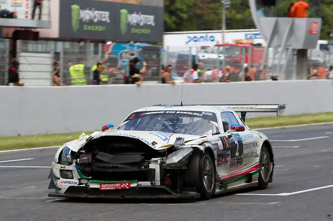 overall winner 24h barcelona 2015 hp racing racexpress 680