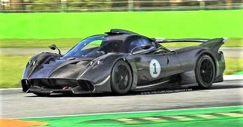 pagani hyuara at monza 3