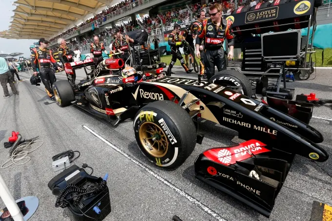pastor maldonado gp malysia