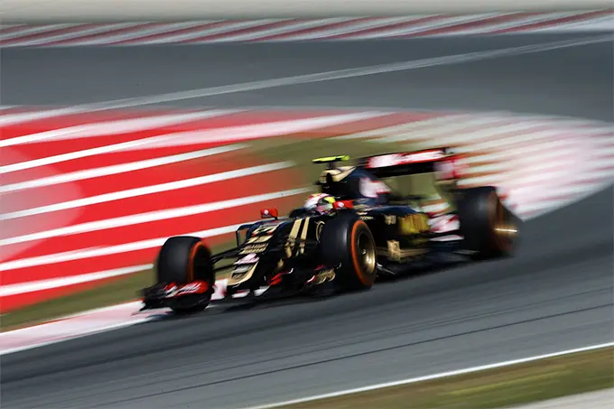 pastor maldonado lotus f1 race