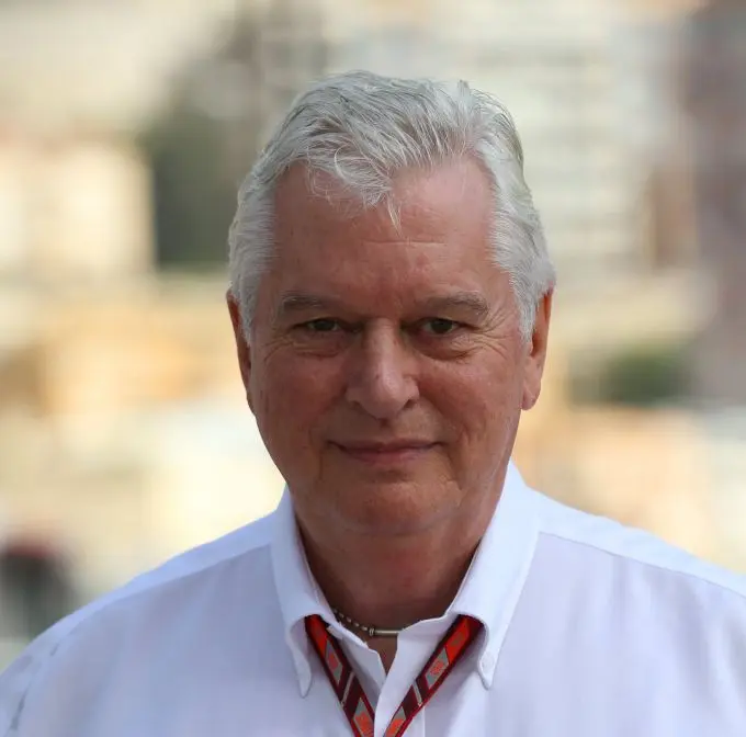 pat symons f1 technisch directeur 47684180 2379470032067361 3068197921842266112 n