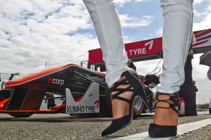 persbericht zandvoort masters weekend 2016 pre5 2 essay