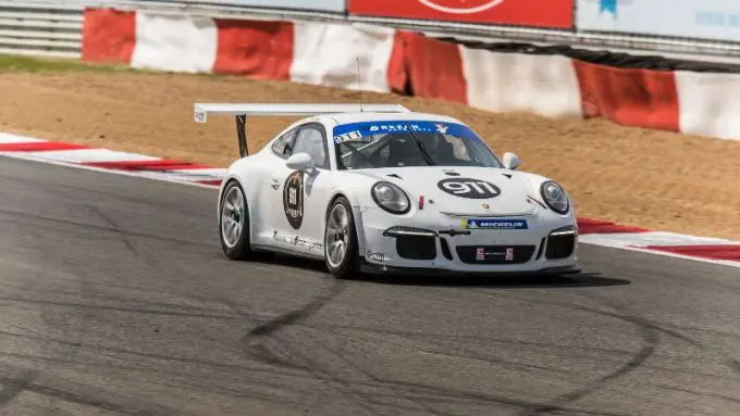 pet witte porsche c420e772 93bf 4af8 8df0 5a00dc904196
