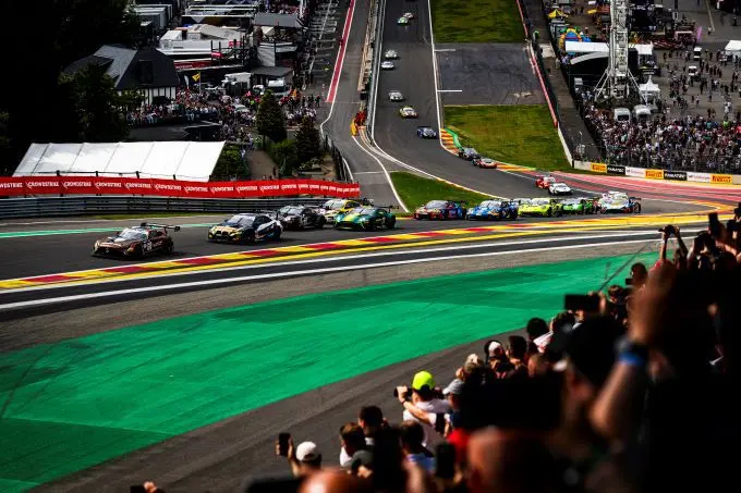 pi mercedes amg spa24h finish 01