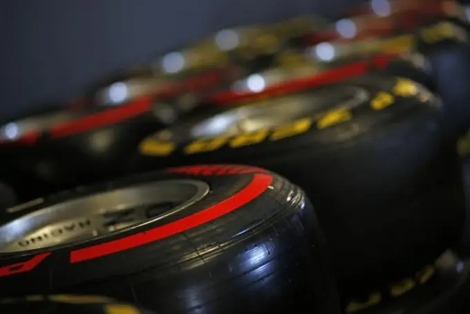 pirelli f1 band