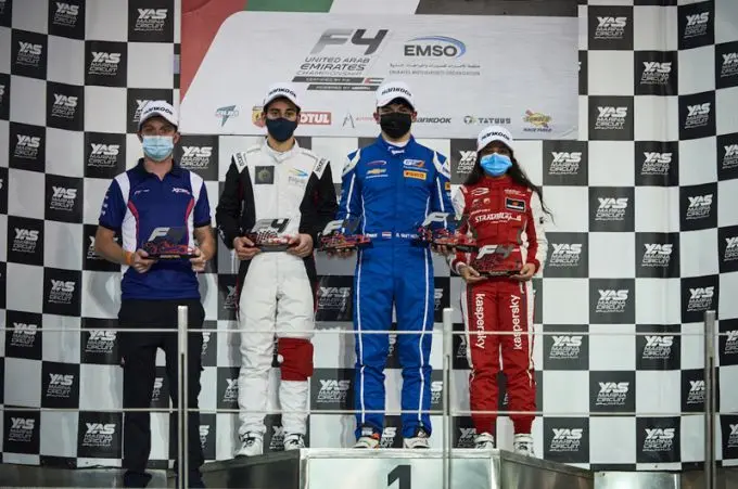 podium dilano