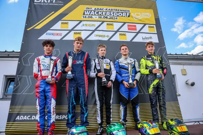 podium dkm met p3 voor kevin lantinga