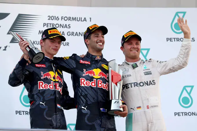 podium gp maleisie max verstappen