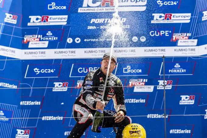 podium race 2 tcr europe portimao tom coronel