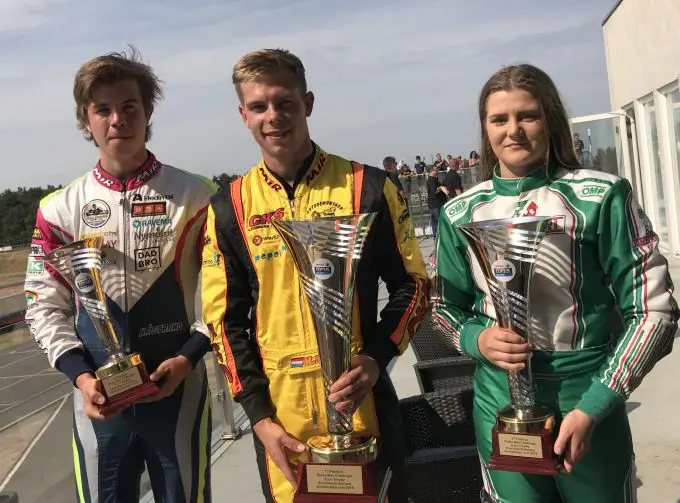 podium senior