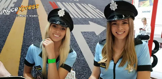 police babes autopromotec politie agentes