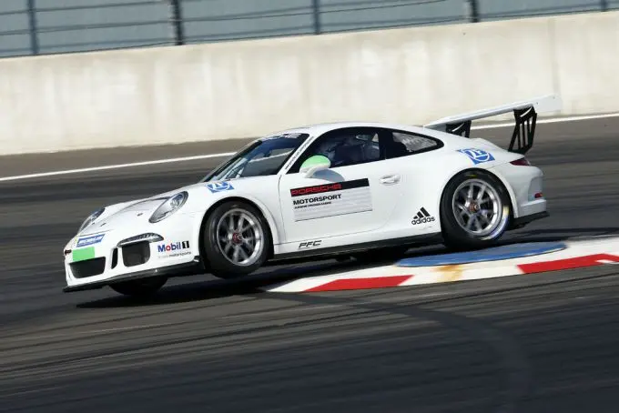 porsche junior gt3 in actie m16 4678