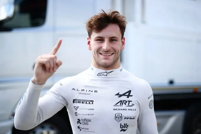q 01 victor martins art grand prix c formaul