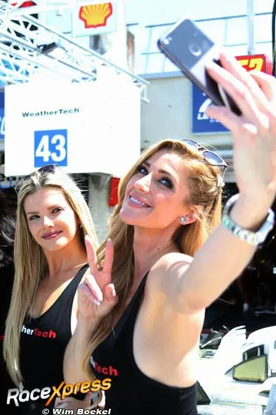 racebabes selfie rx 600
