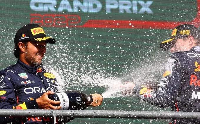 red bull 1 2 overwinning checo en max si202208280667 hires jpeg 24bit rgb