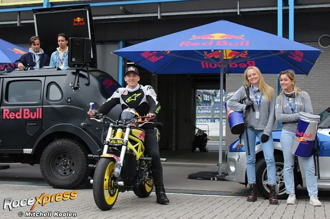 red bull babes img5067a