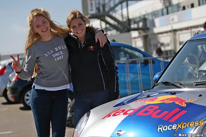 red bull girls a81f2394